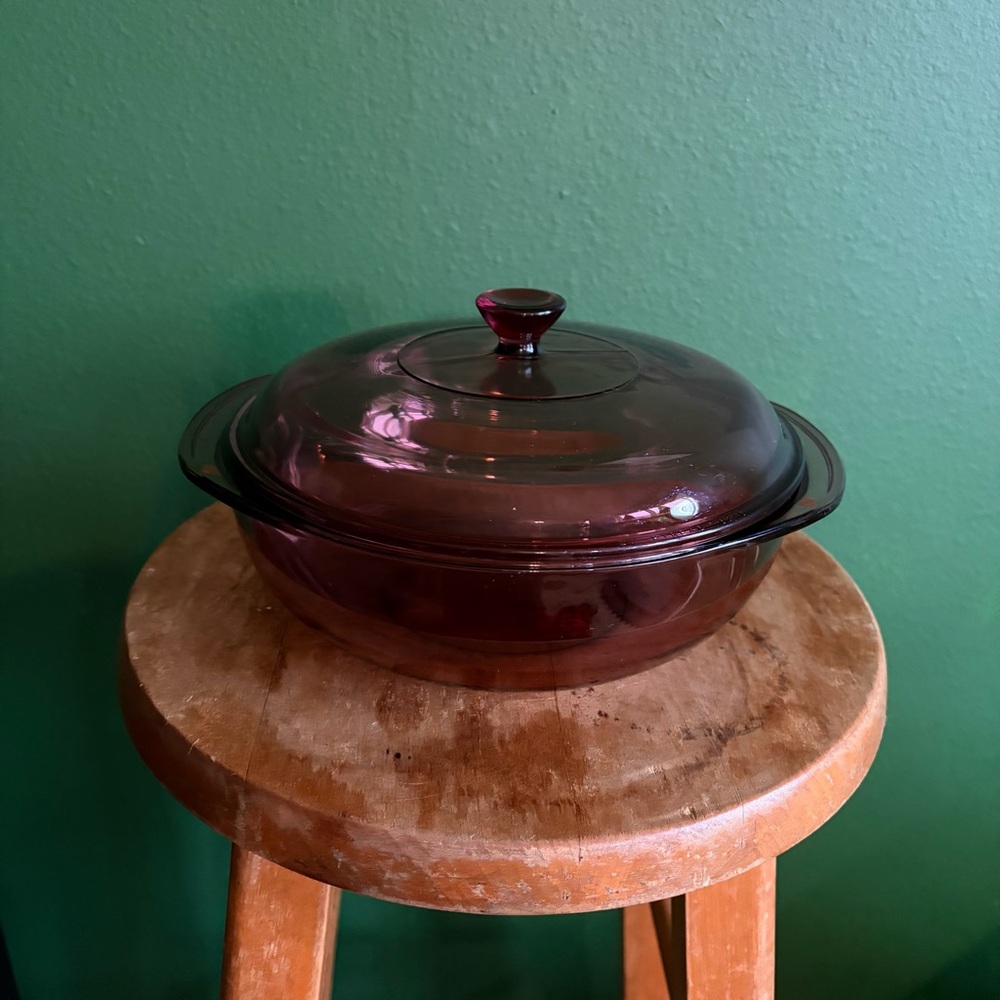 Vintage Purple or Brown Pyrex Casserole 2 Quart round dish & lid
